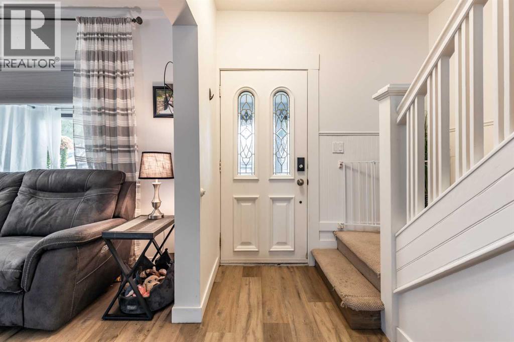 Photo 6 of 60 9 Street Sw, Medicine Hat AB