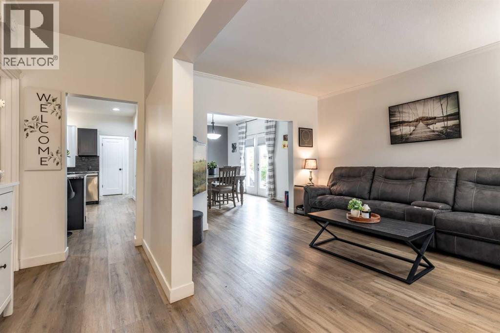Photo 7 of 60 9 Street Sw, Medicine Hat AB
