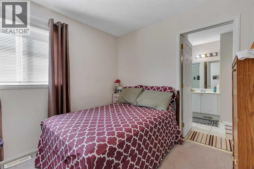 Photo 16 of 31 Tarington Way Ne, Calgary AB