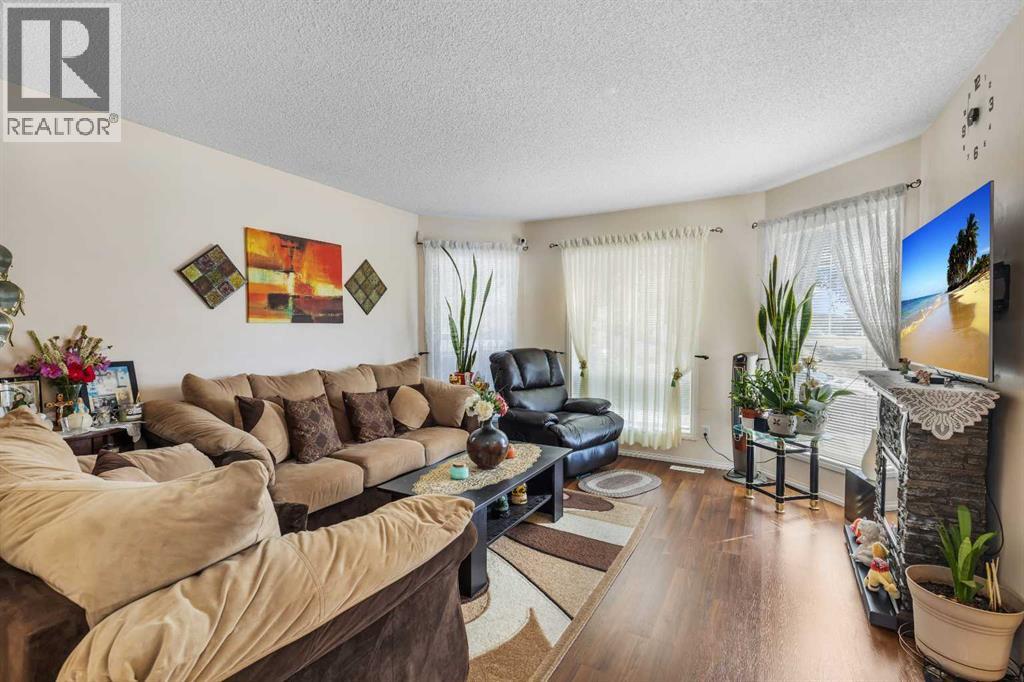 Photo 4 of 31 Tarington Way Ne, Calgary AB