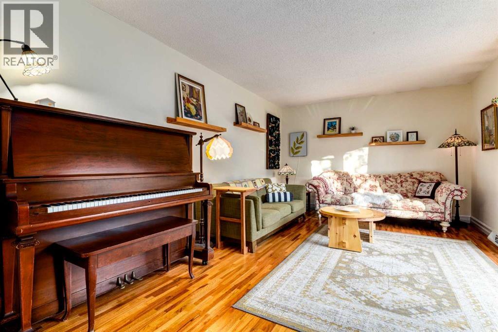 Single Family House Bungalow for Sale in   Avenue NW Bowness Calgary 