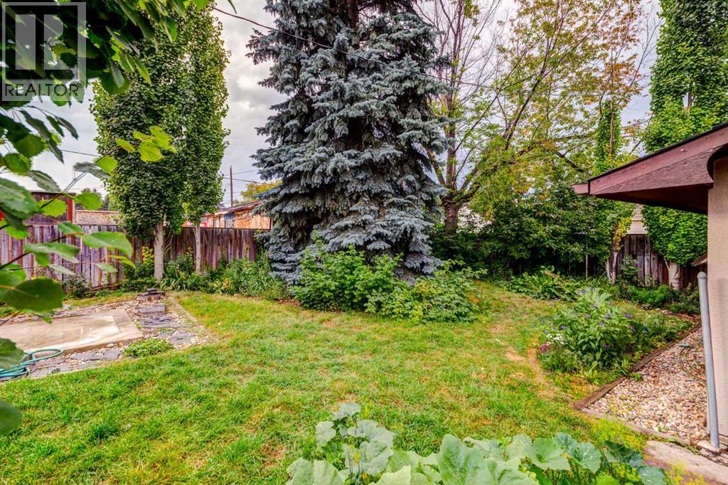 Single Family House Bungalow for Sale in   Avenue NW Bowness Calgary 