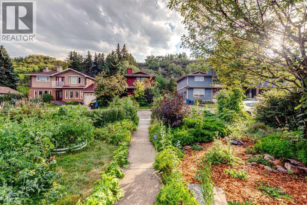 Single Family House Bungalow for Sale in   Avenue NW Bowness Calgary 