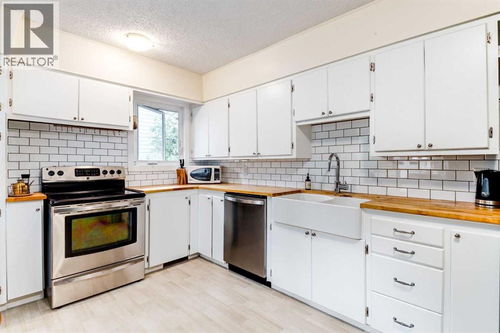 Single Family House Bungalow for Sale in   Avenue NW Bowness Calgary 