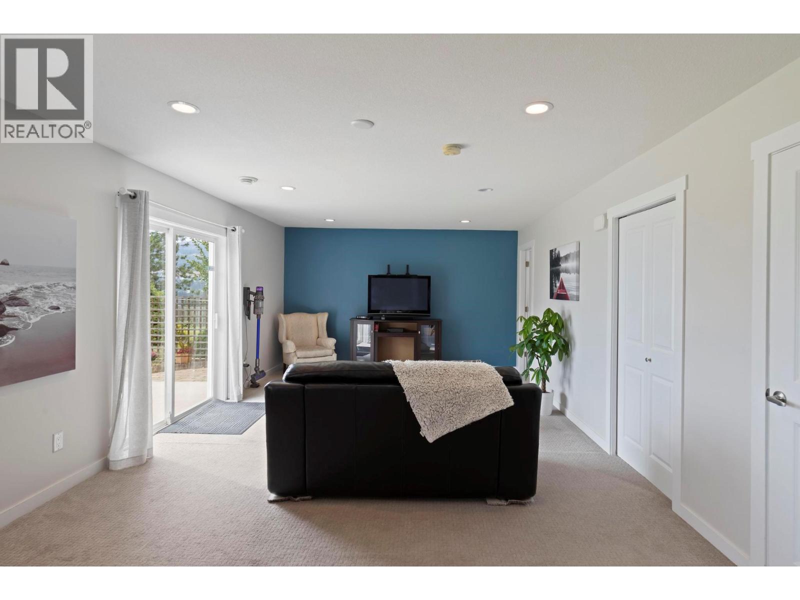  2805 Doucette Drive, West Kelowna