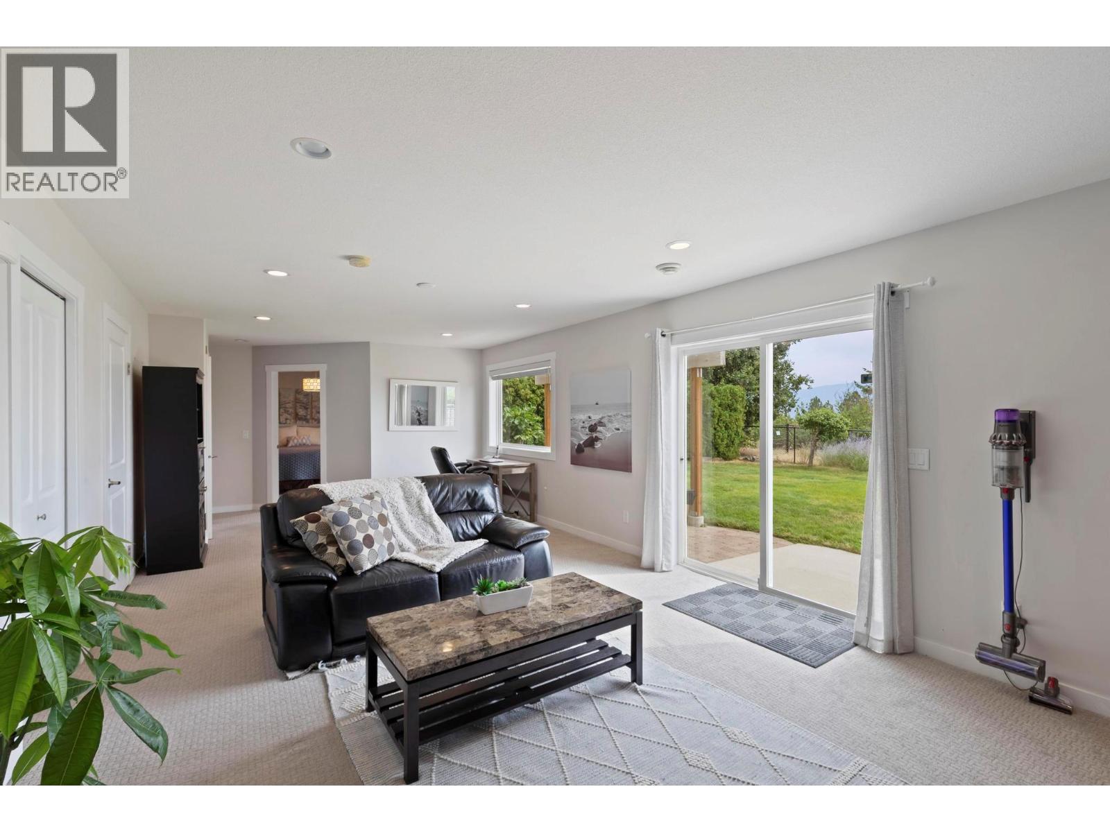  2805 Doucette Drive, West Kelowna