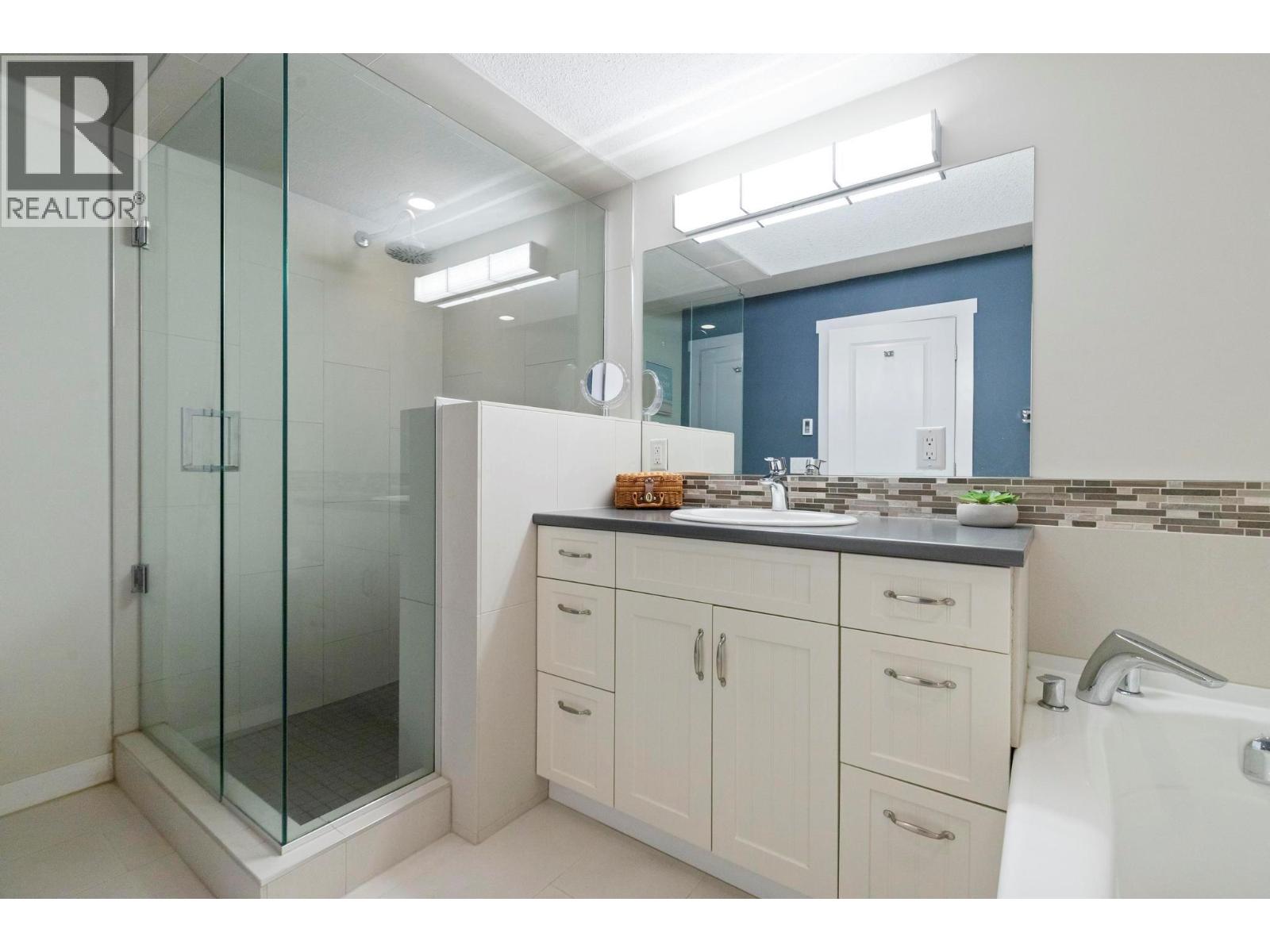  2805 Doucette Drive, West Kelowna