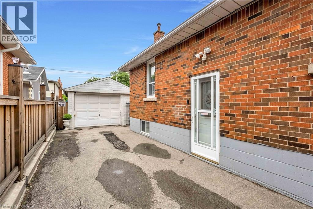 Photo 20 of 366 East 18th Street, Hamilton ON
