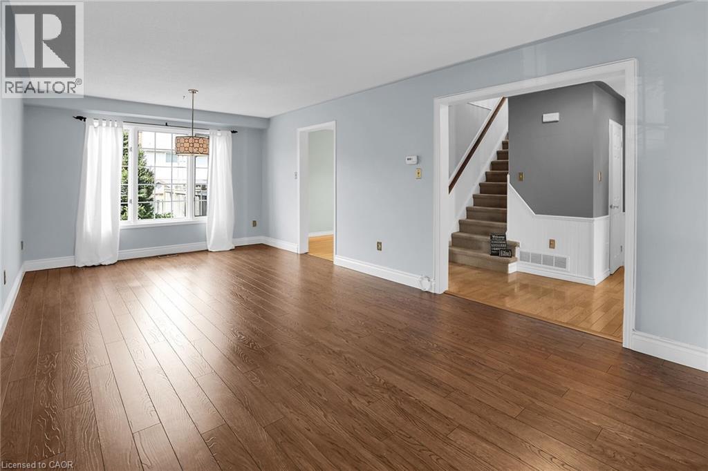 Photo 8 of 5129 Crimson King Way, Beamsville ON