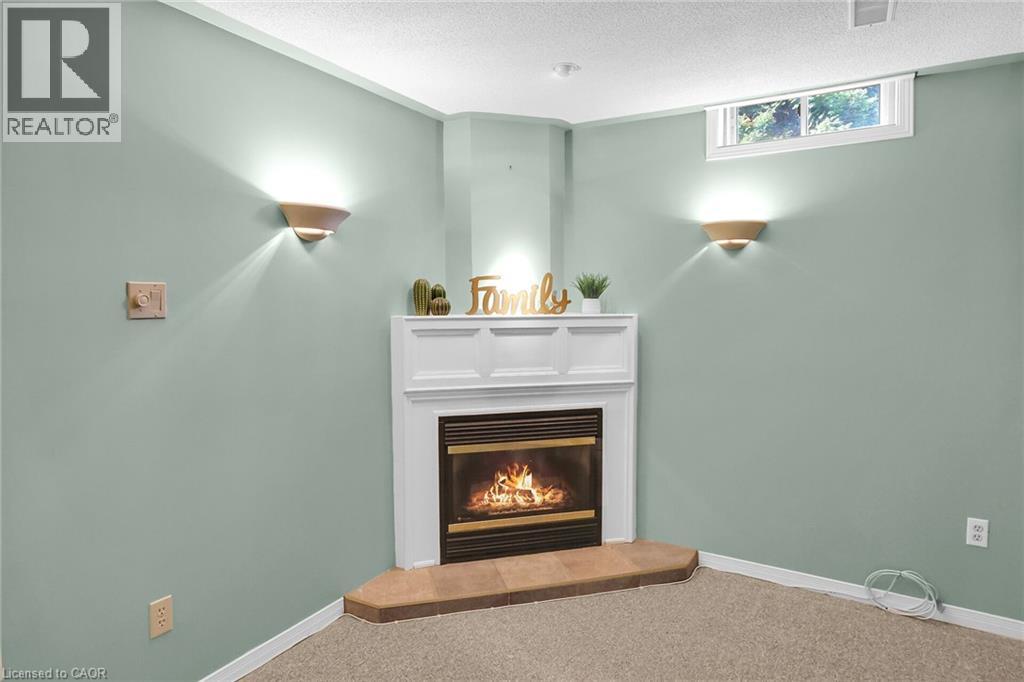 Photo 31 of 5129 Crimson King Way, Beamsville ON