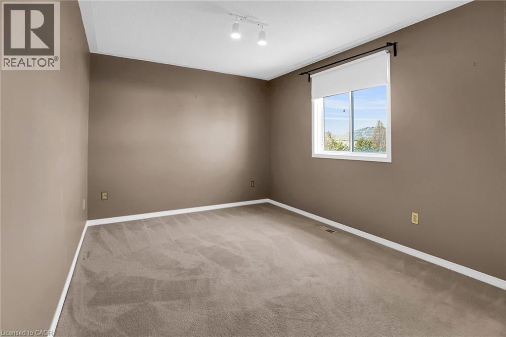 Photo 23 of 5129 Crimson King Way, Beamsville ON