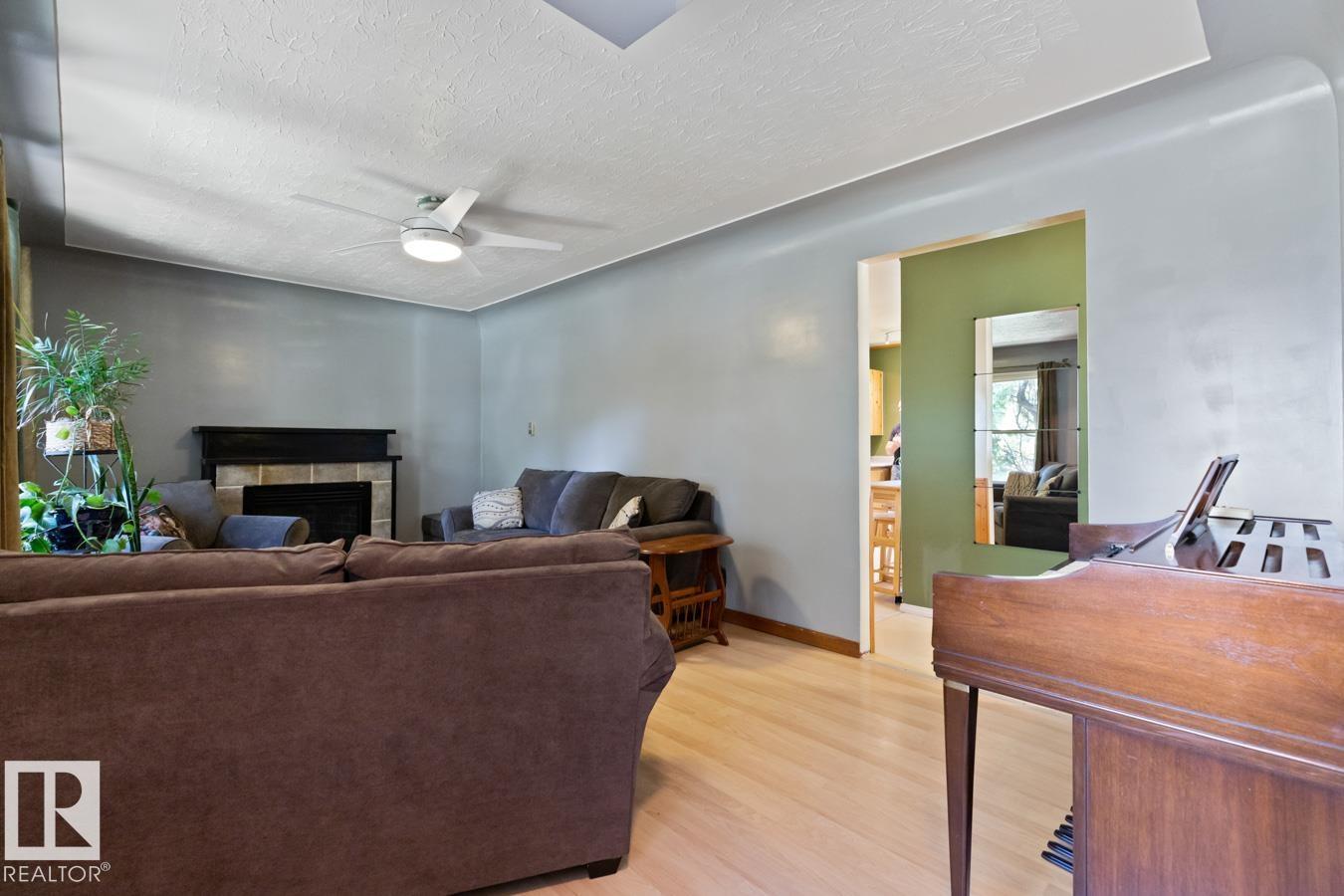 Photo 4 of 12346 129 St Nw, Edmonton AB