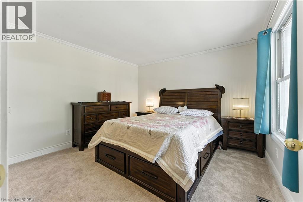 Photo 12 of 28 Baldwin Avenue, Brantford ON