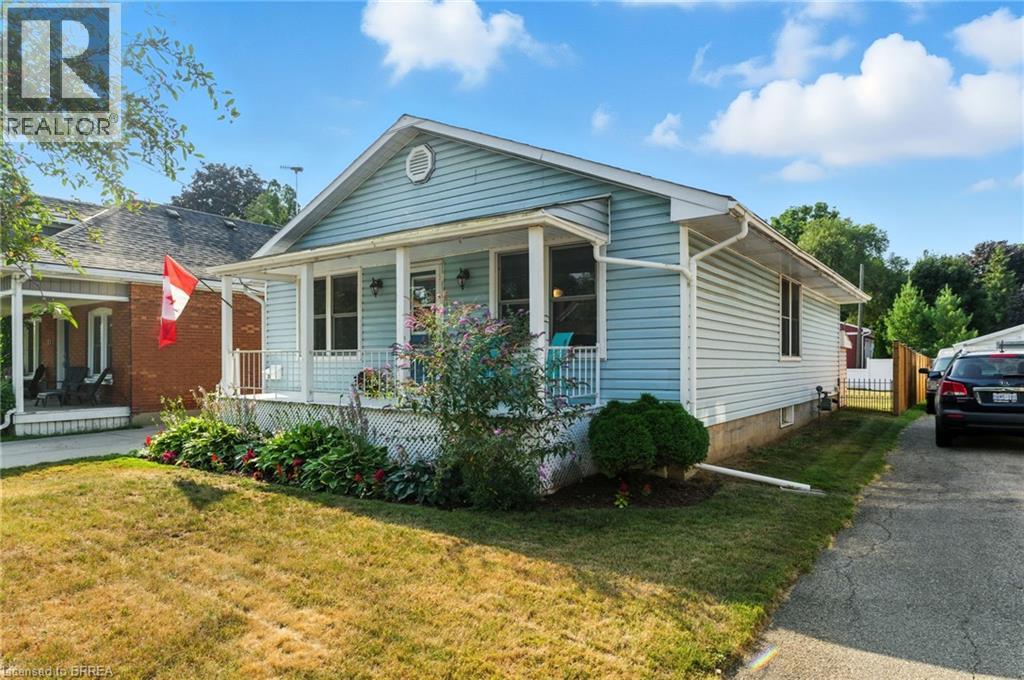 Photo 3 of 28 Baldwin Avenue, Brantford ON