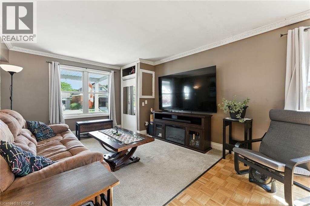 Photo 5 of 28 Baldwin Avenue, Brantford ON