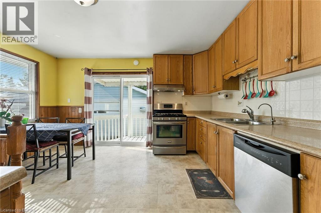 Photo 9 of 28 Baldwin Avenue, Brantford ON