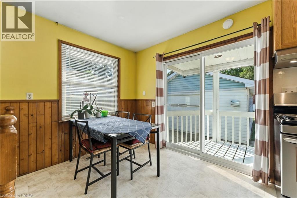 Photo 11 of 28 Baldwin Avenue, Brantford ON