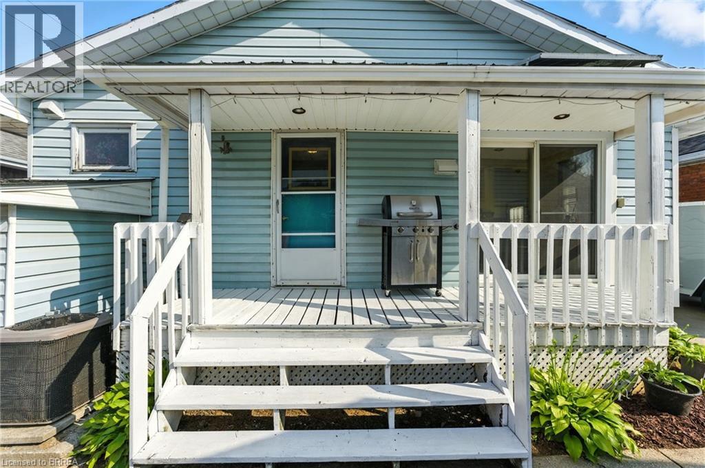 Photo 21 of 28 Baldwin Avenue, Brantford ON