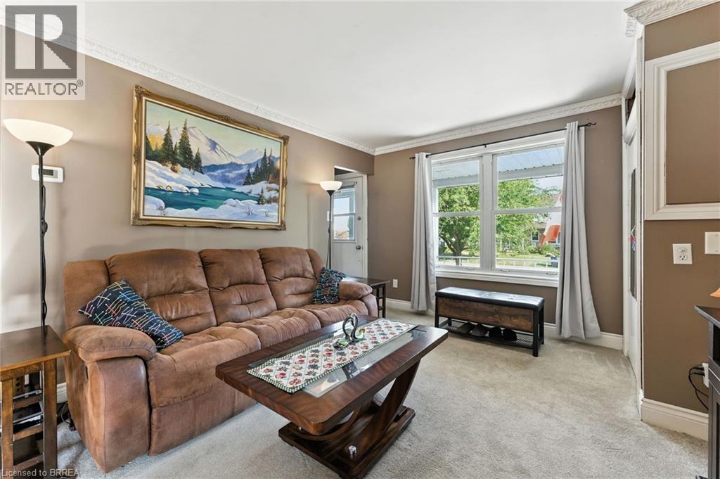 Photo 4 of 28 Baldwin Avenue, Brantford ON