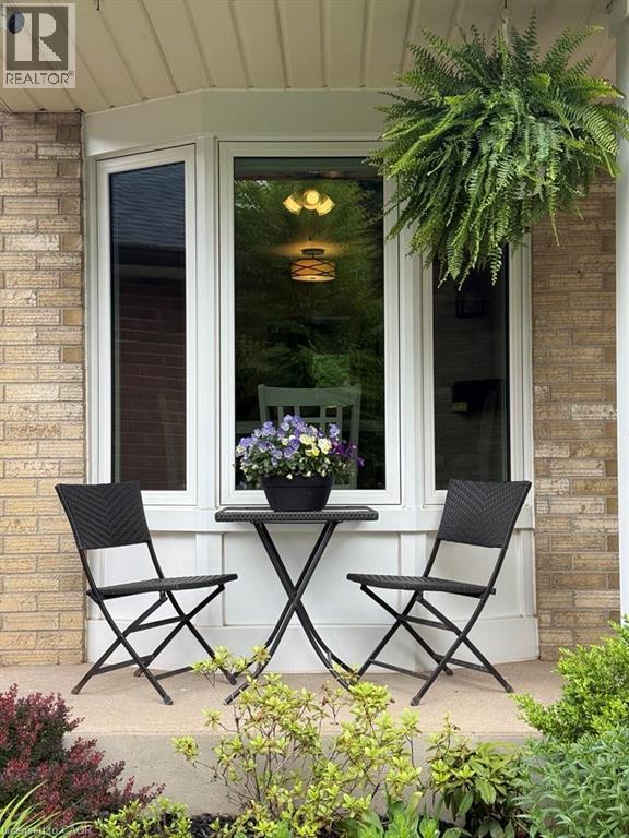 Photo 2 of 54 Merritt Crescent, Grimsby ON