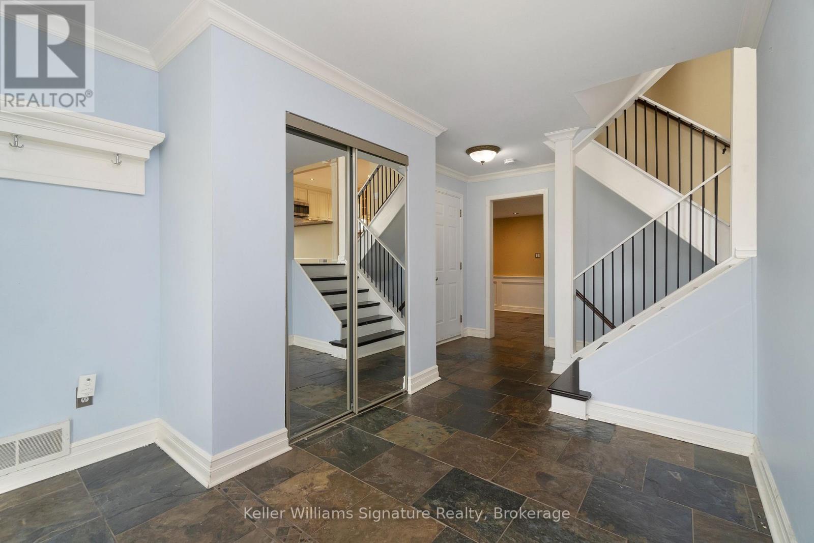 Photo 7 of 713 Mullin Way, Burlington ON