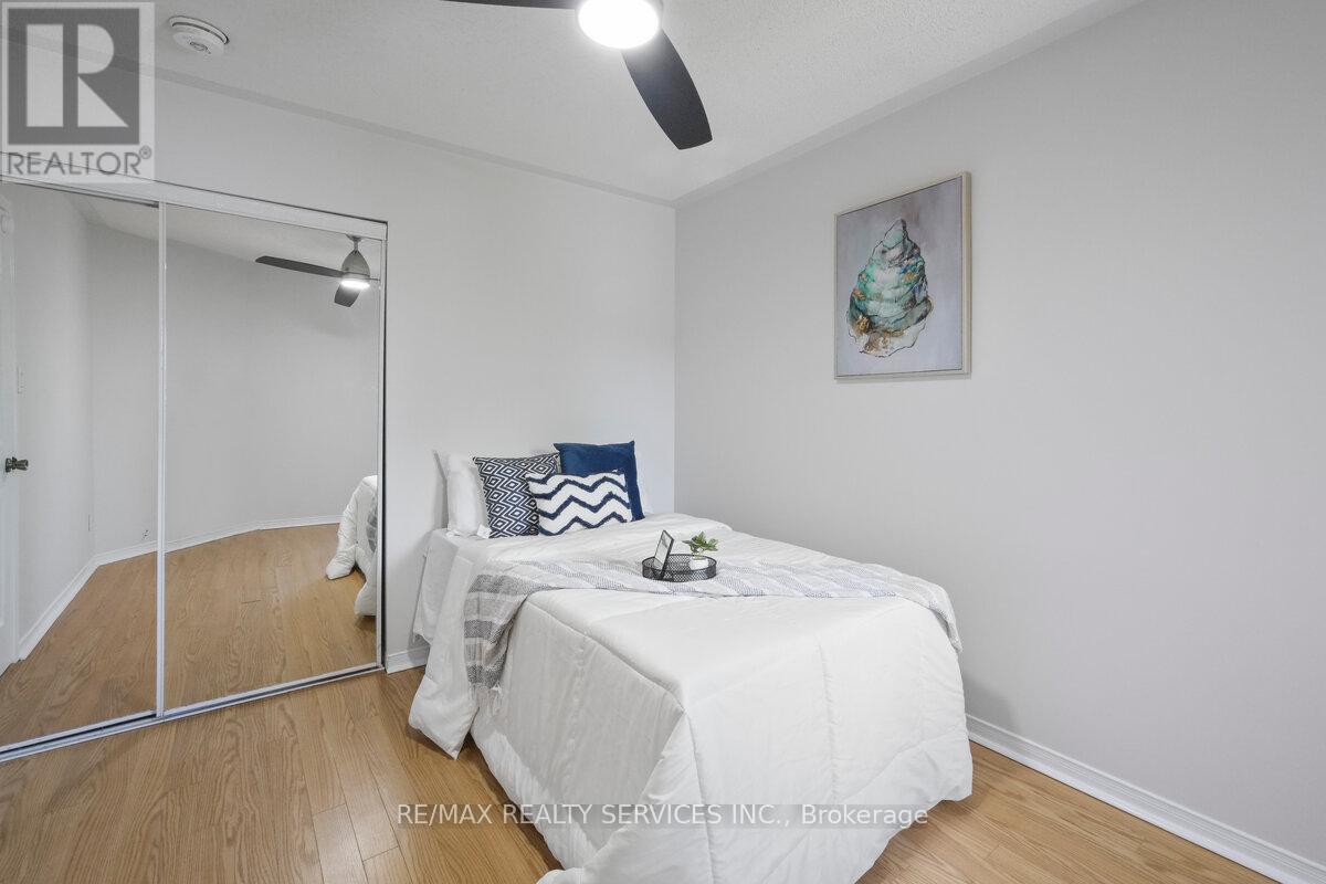 Photo 26 of 33 Valonia Drive, Brampton ON