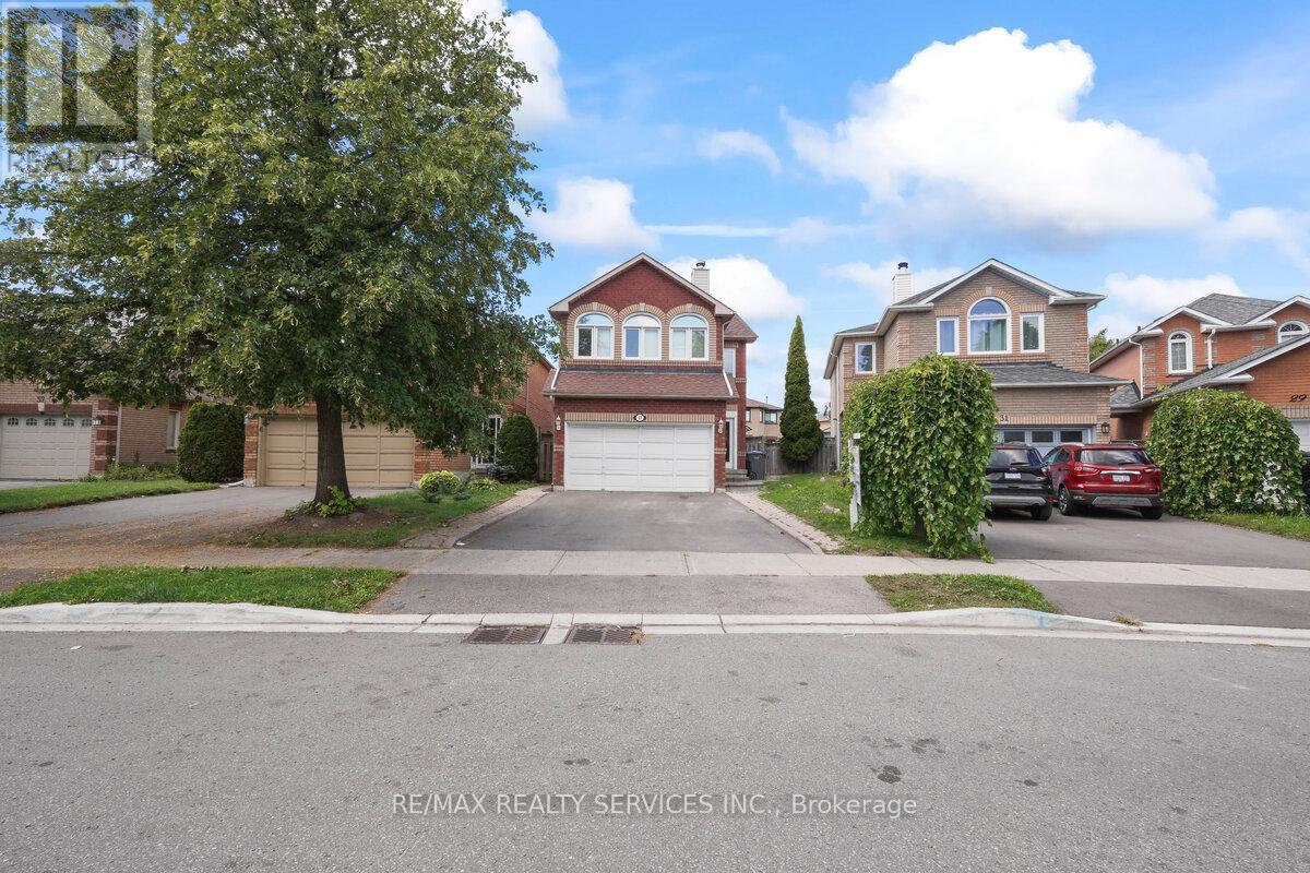 Photo 3 of 33 Valonia Drive, Brampton ON