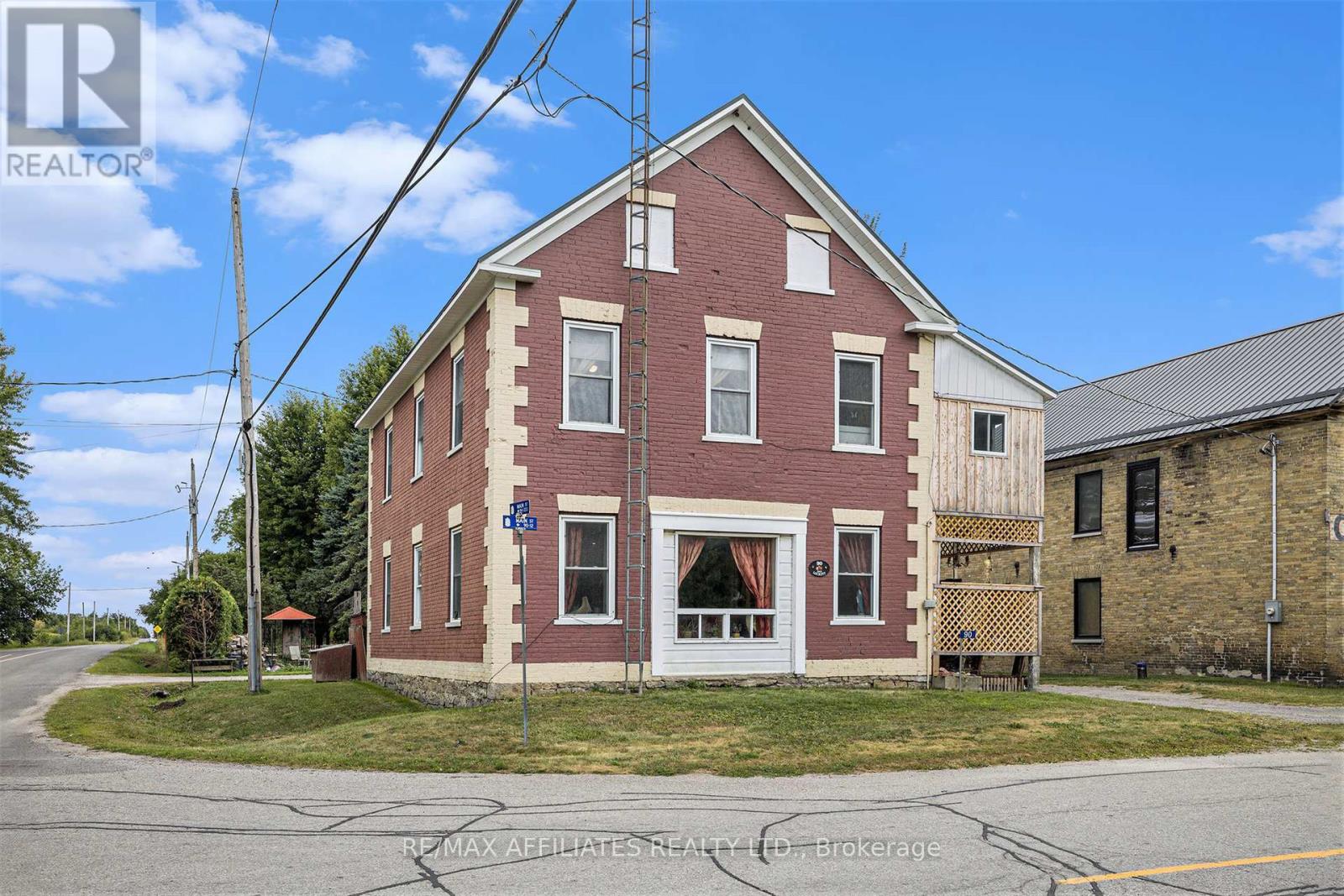 Photo 1 of 90 Main Street, Merrickvillewolford ON