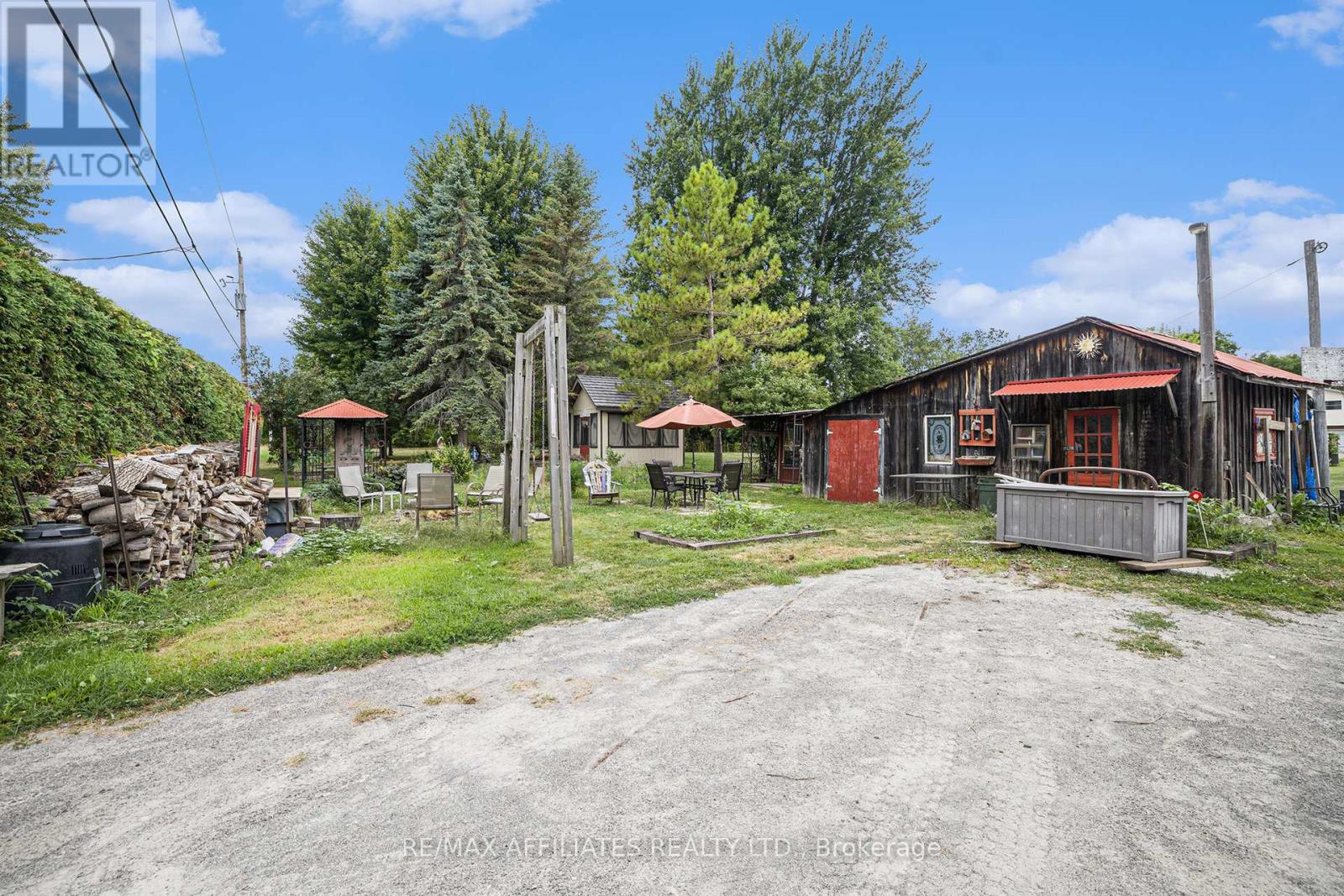 Photo 25 of 90 Main Street, Merrickvillewolford ON
