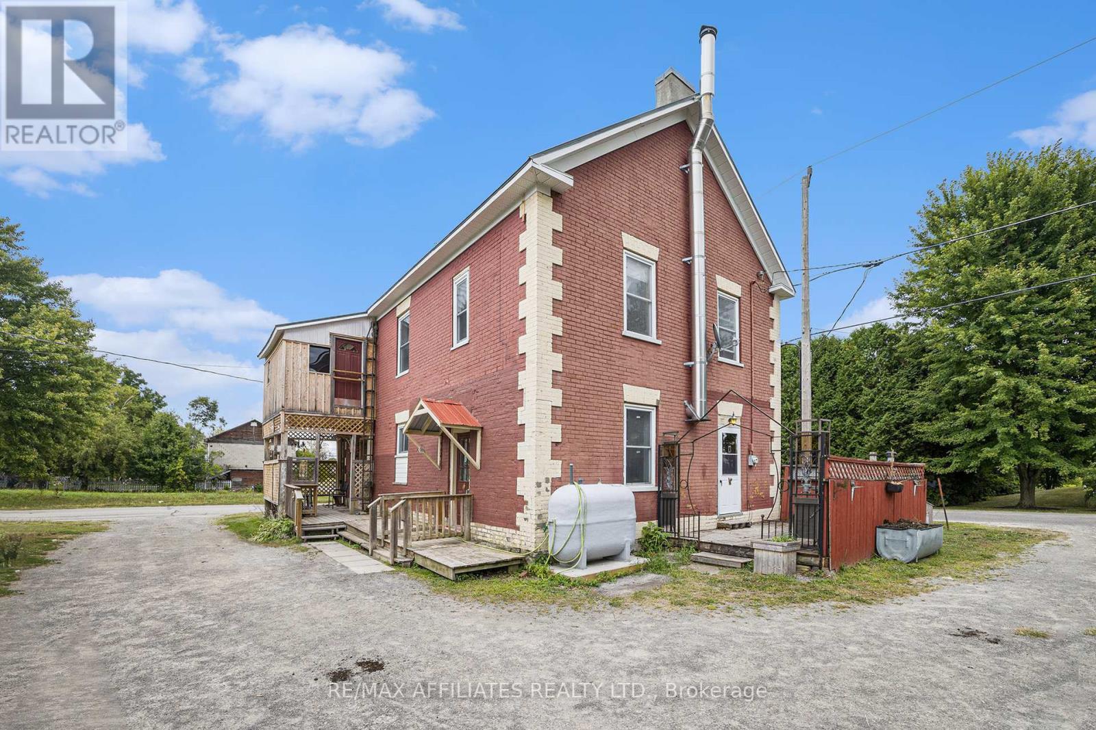 Photo 28 of 90 Main Street, Merrickvillewolford ON