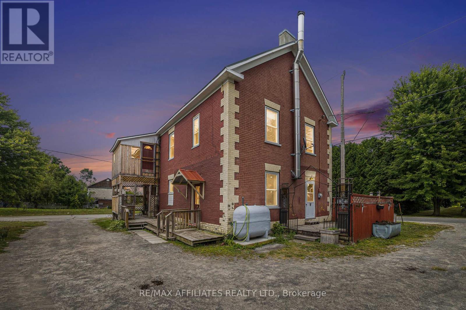 Photo 31 of 90 Main Street, Merrickvillewolford ON