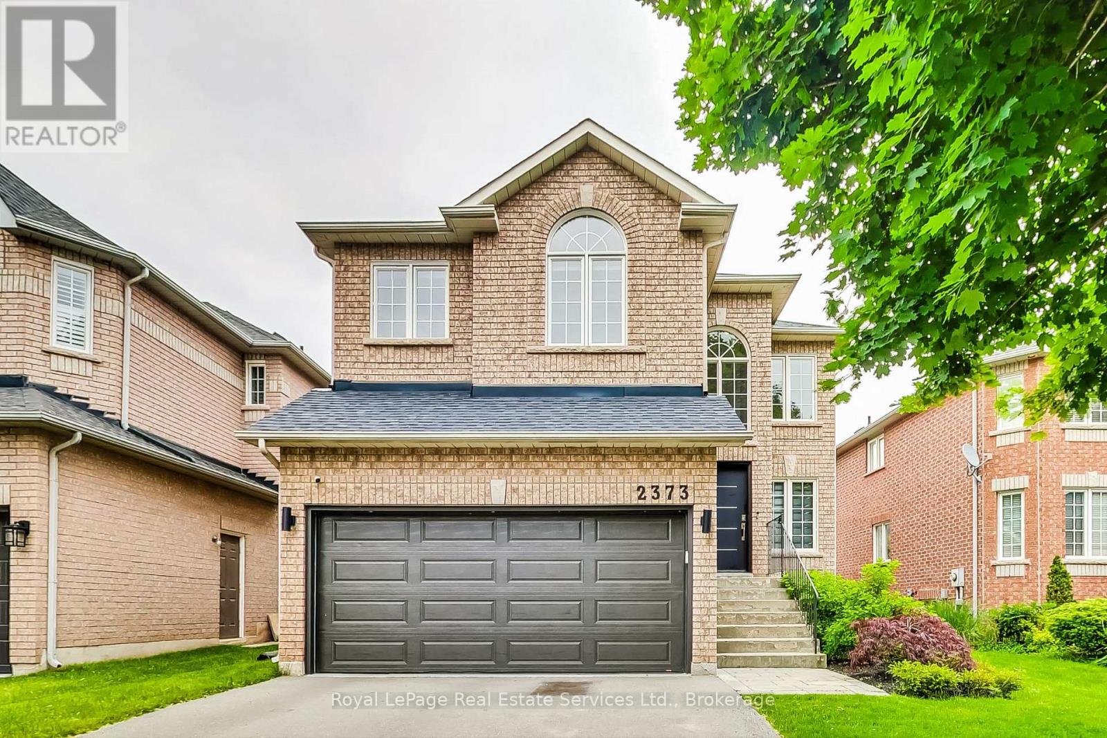 Photo 1 of 2373 Gladstone Avenue, Oakville ON