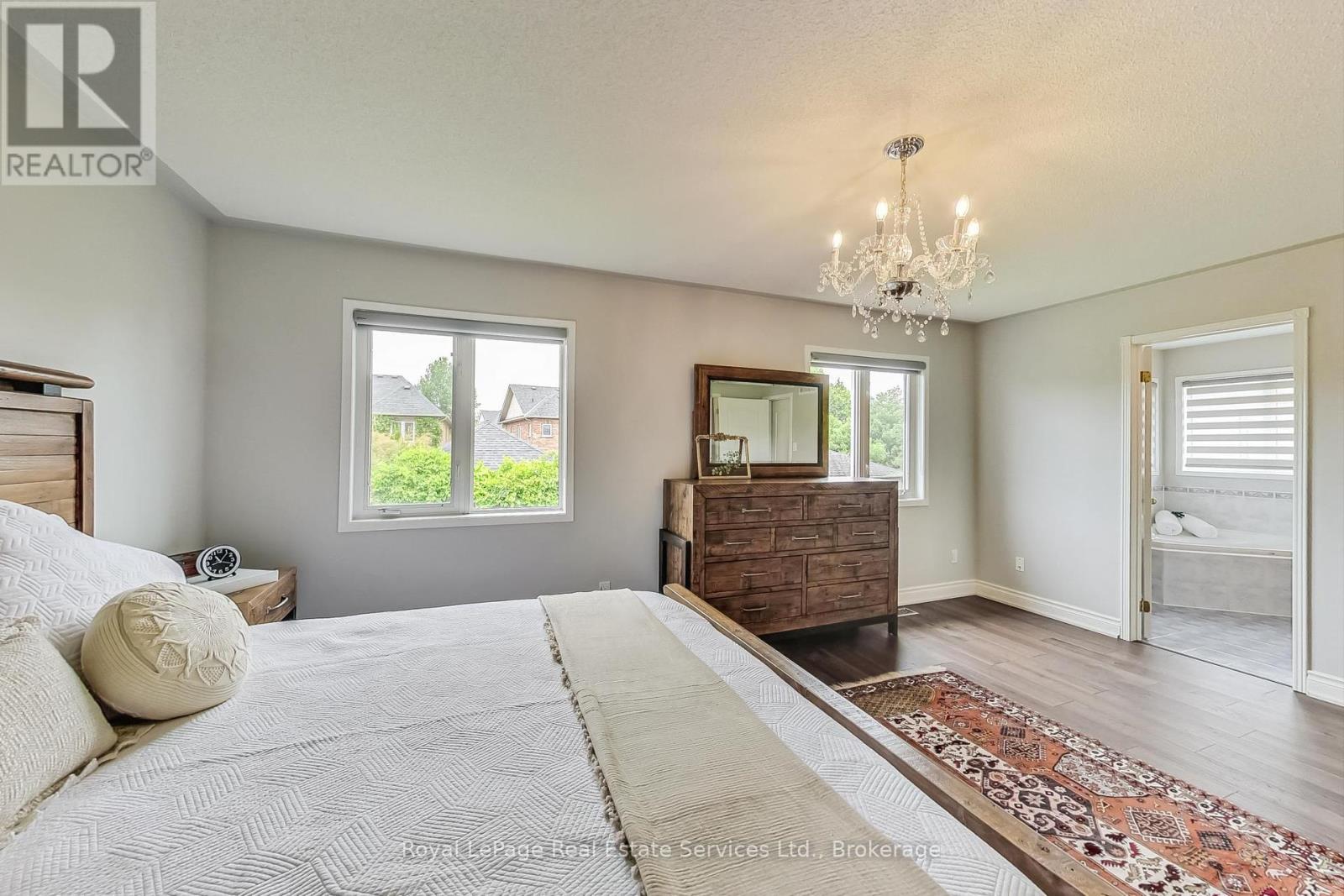 Photo 15 of 2373 Gladstone Avenue, Oakville ON