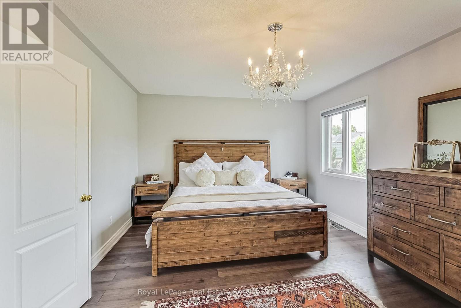 Photo 16 of 2373 Gladstone Avenue, Oakville ON