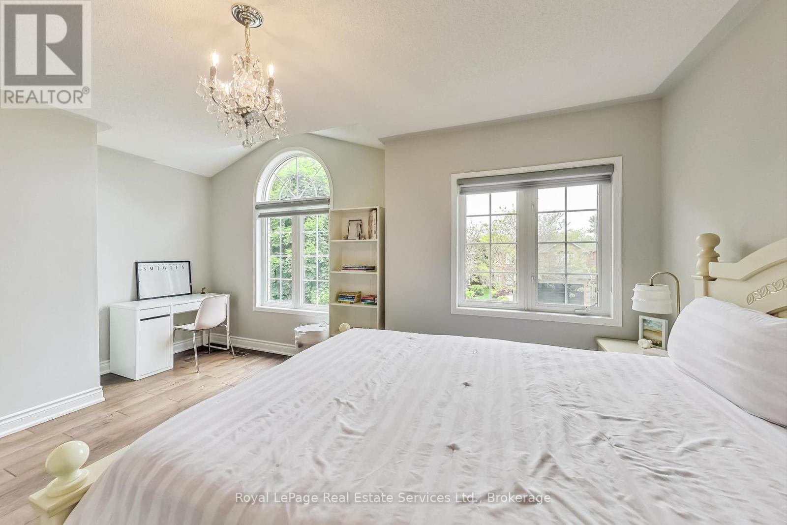 Photo 21 of 2373 Gladstone Avenue, Oakville ON