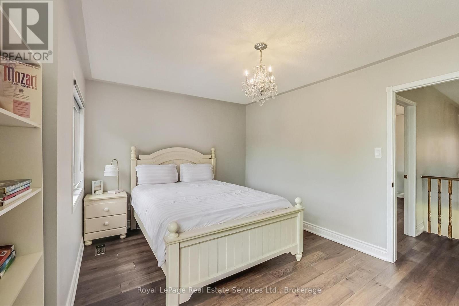 Photo 22 of 2373 Gladstone Avenue, Oakville ON