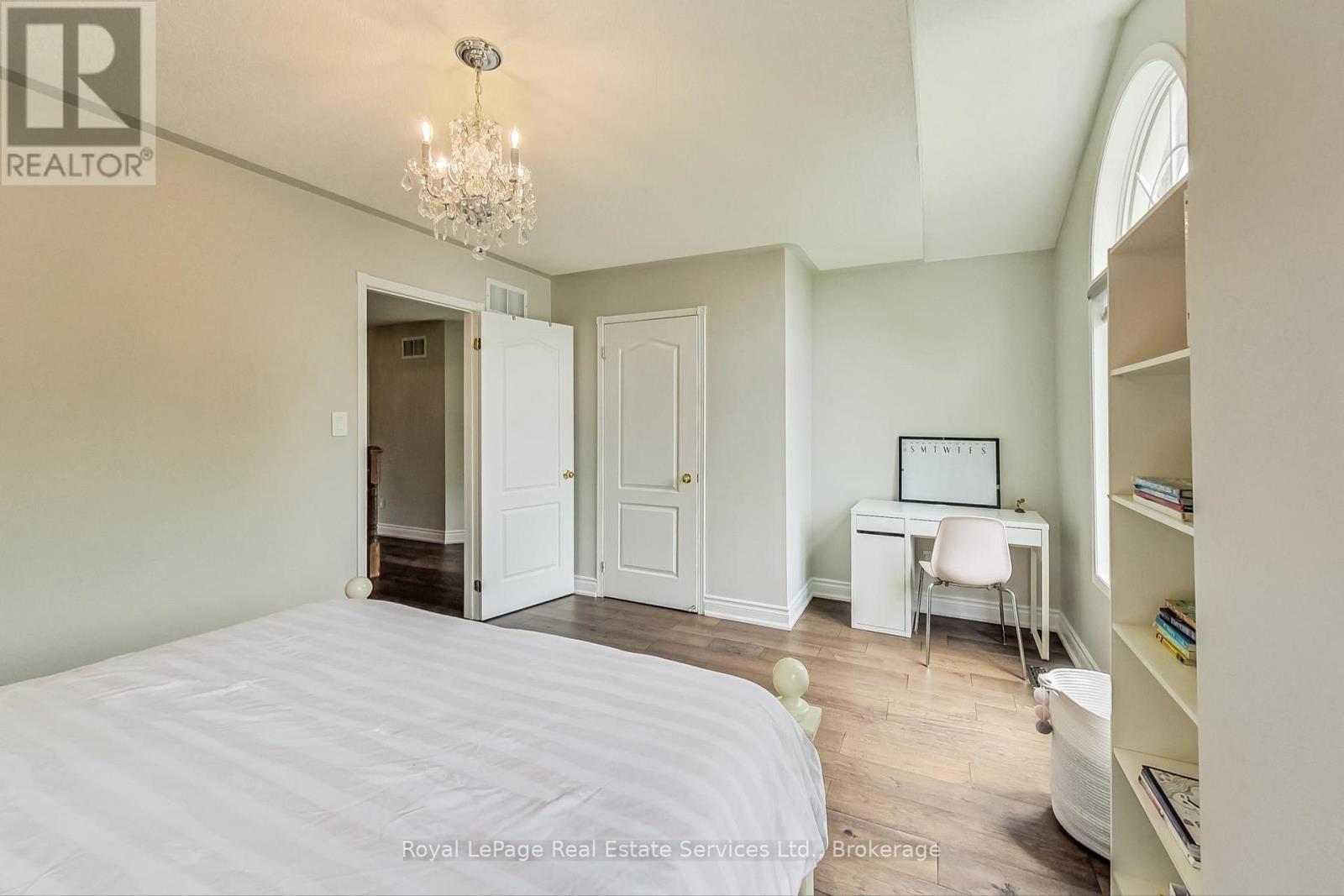 Photo 23 of 2373 Gladstone Avenue, Oakville ON