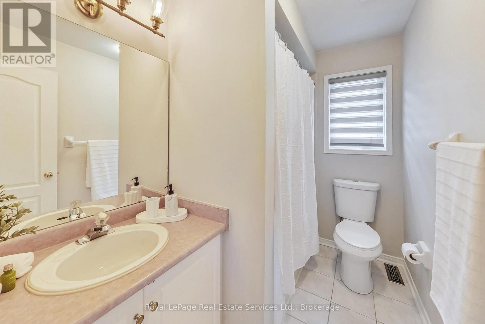 Photo 26 of 2373 Gladstone Avenue, Oakville ON
