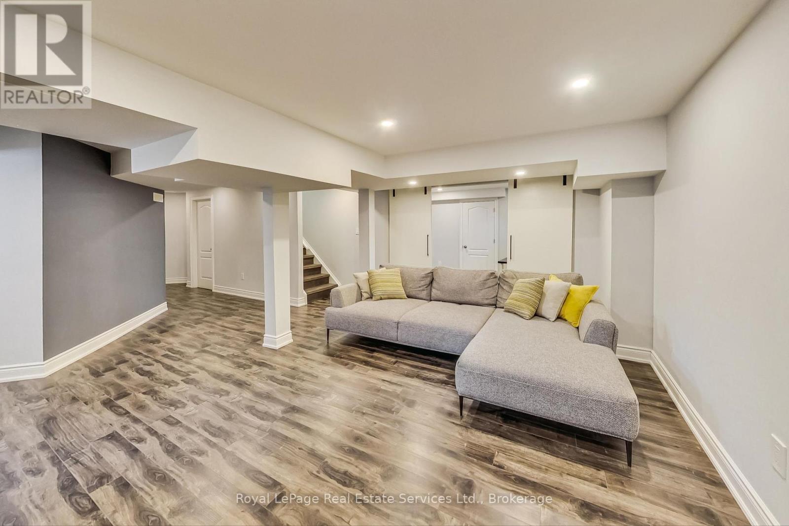 Photo 27 of 2373 Gladstone Avenue, Oakville ON