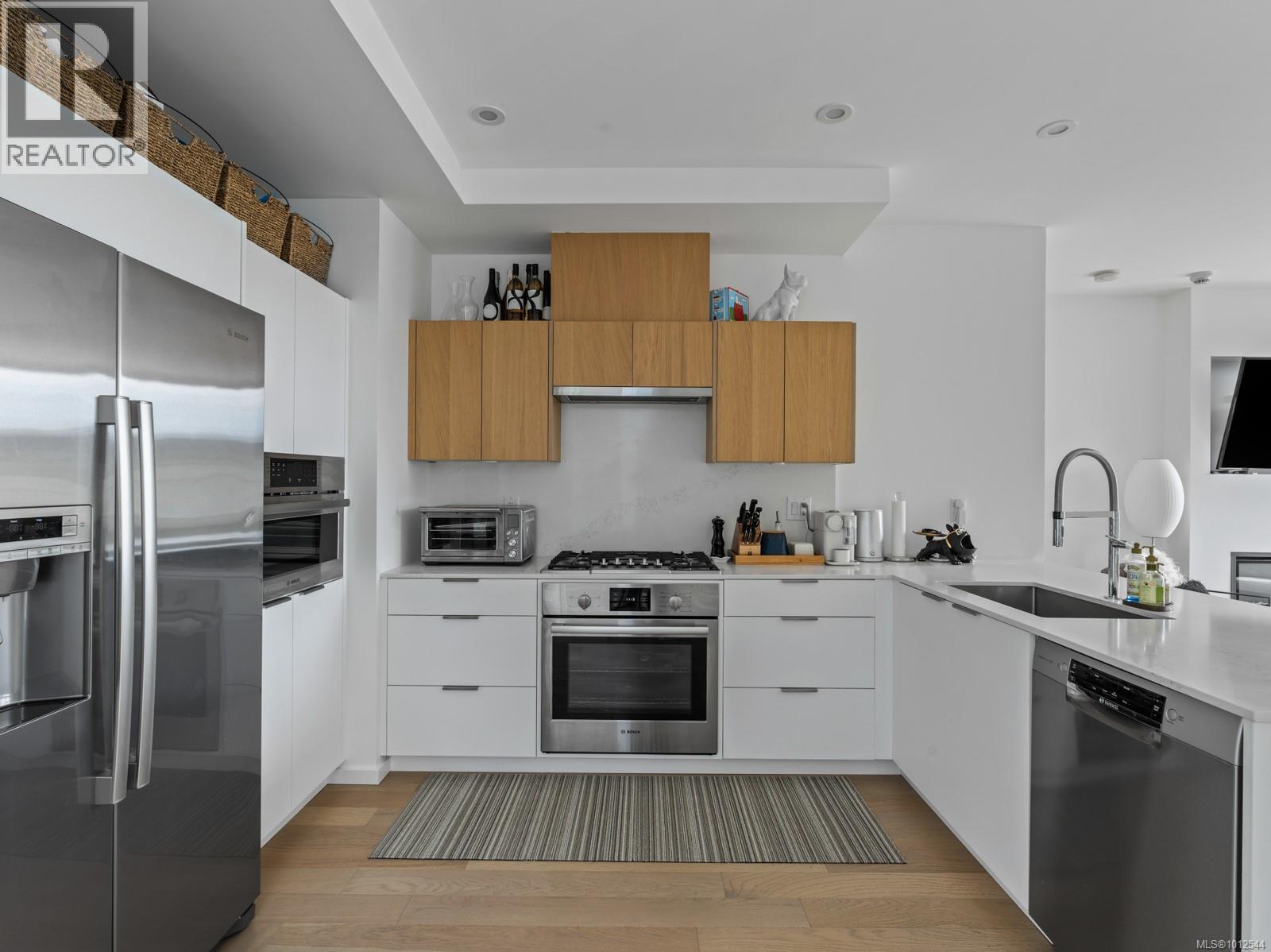 Photo 13 of 108 1720 Fairfield Rd, Victoria BC