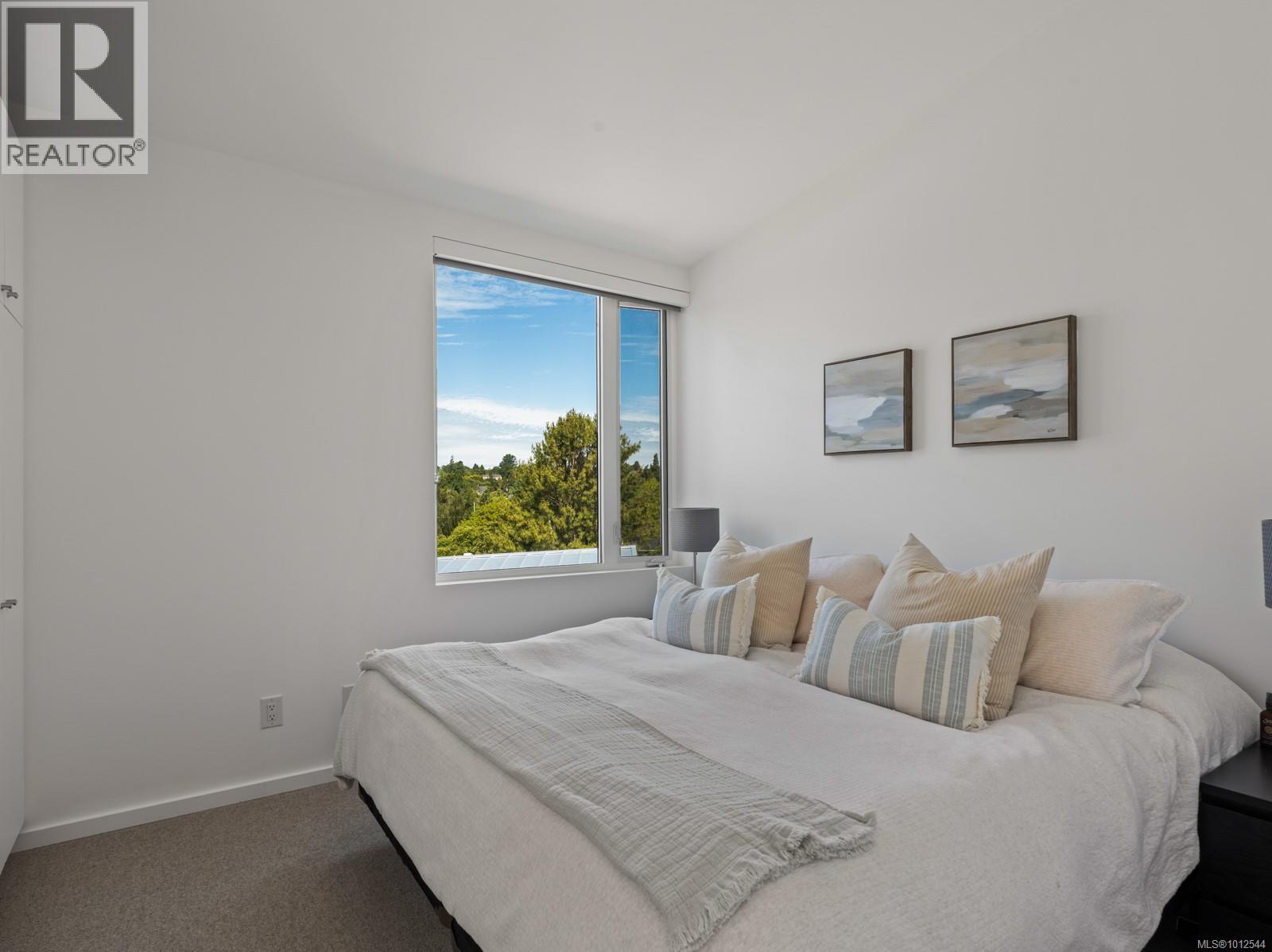 Photo 18 of 108 1720 Fairfield Rd, Victoria BC