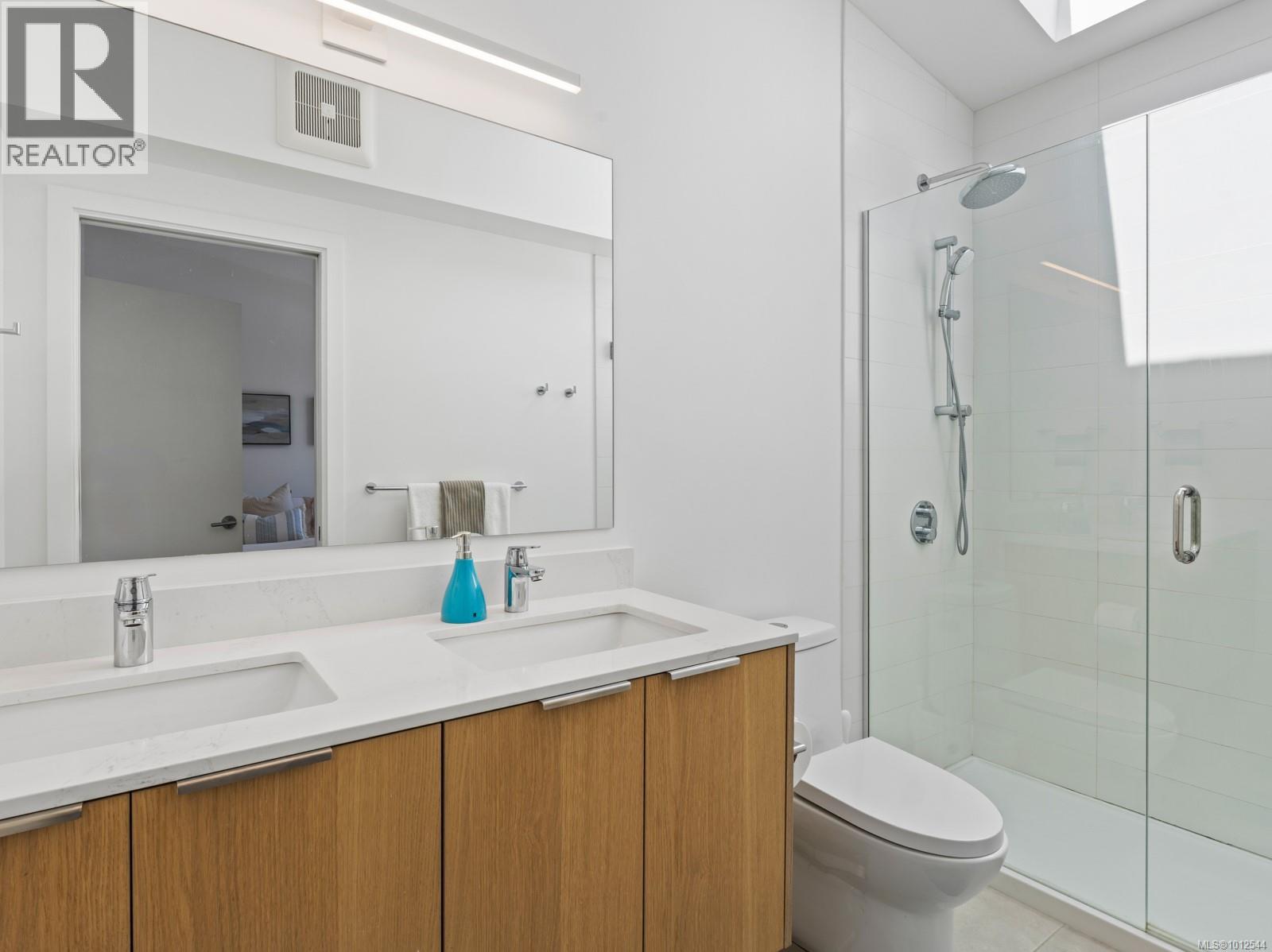 Photo 19 of 108 1720 Fairfield Rd, Victoria BC