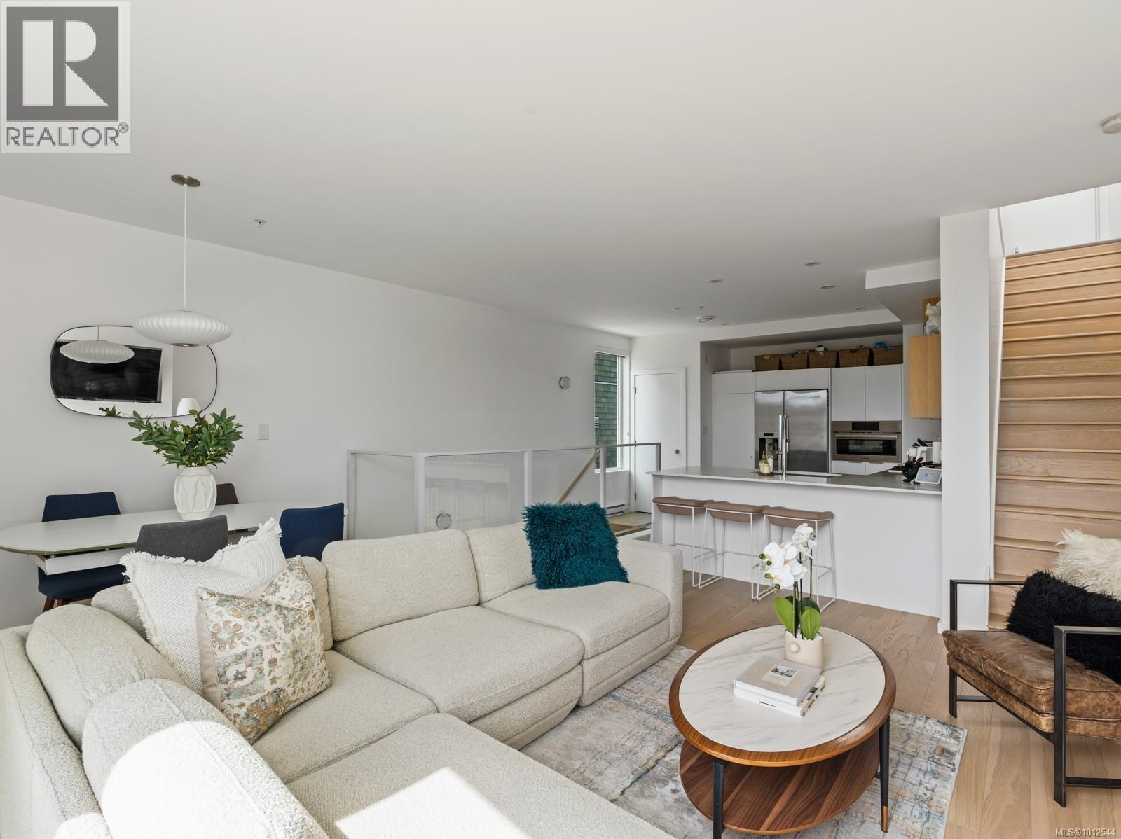 Photo 9 of 108 1720 Fairfield Rd, Victoria BC