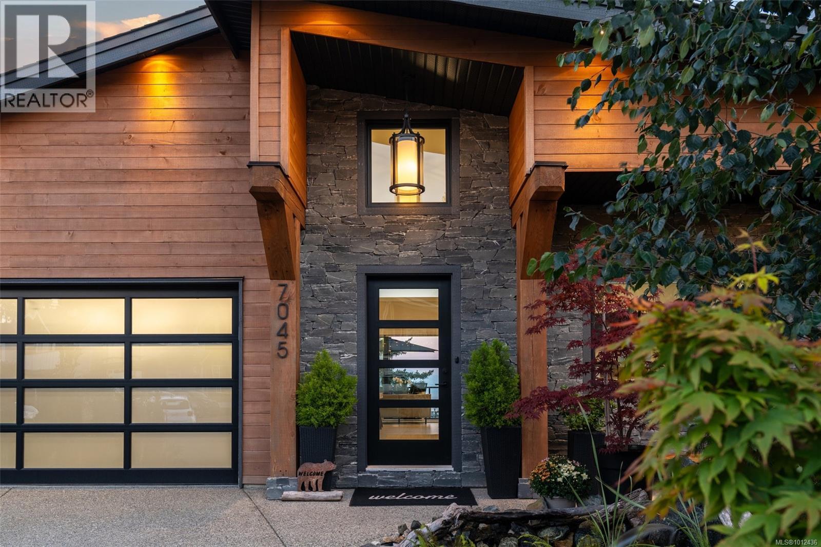 Photo 5 of 7045 Clarkson Pl, Sooke BC