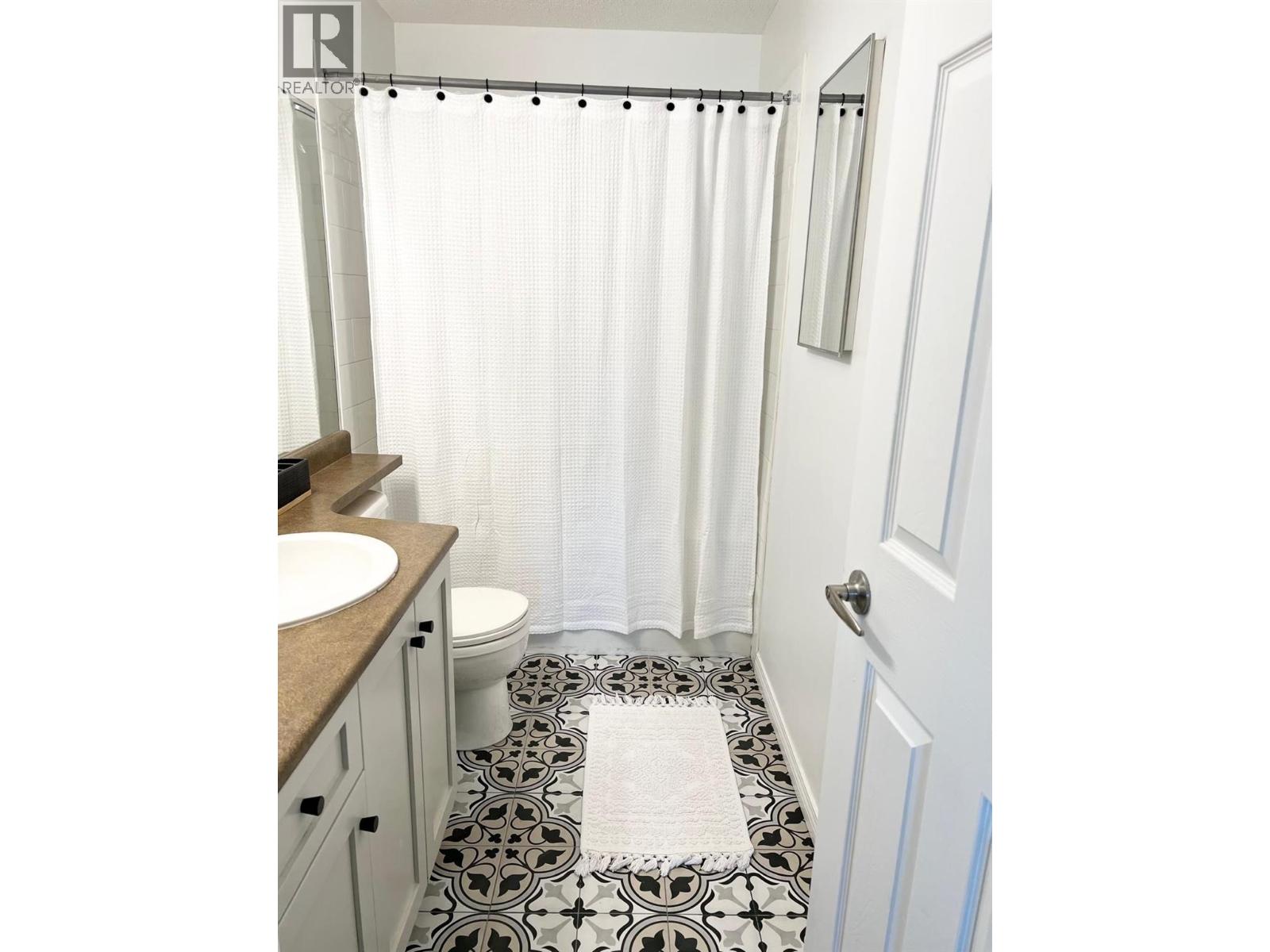 703 1128 Sunset Drive, Kelowna