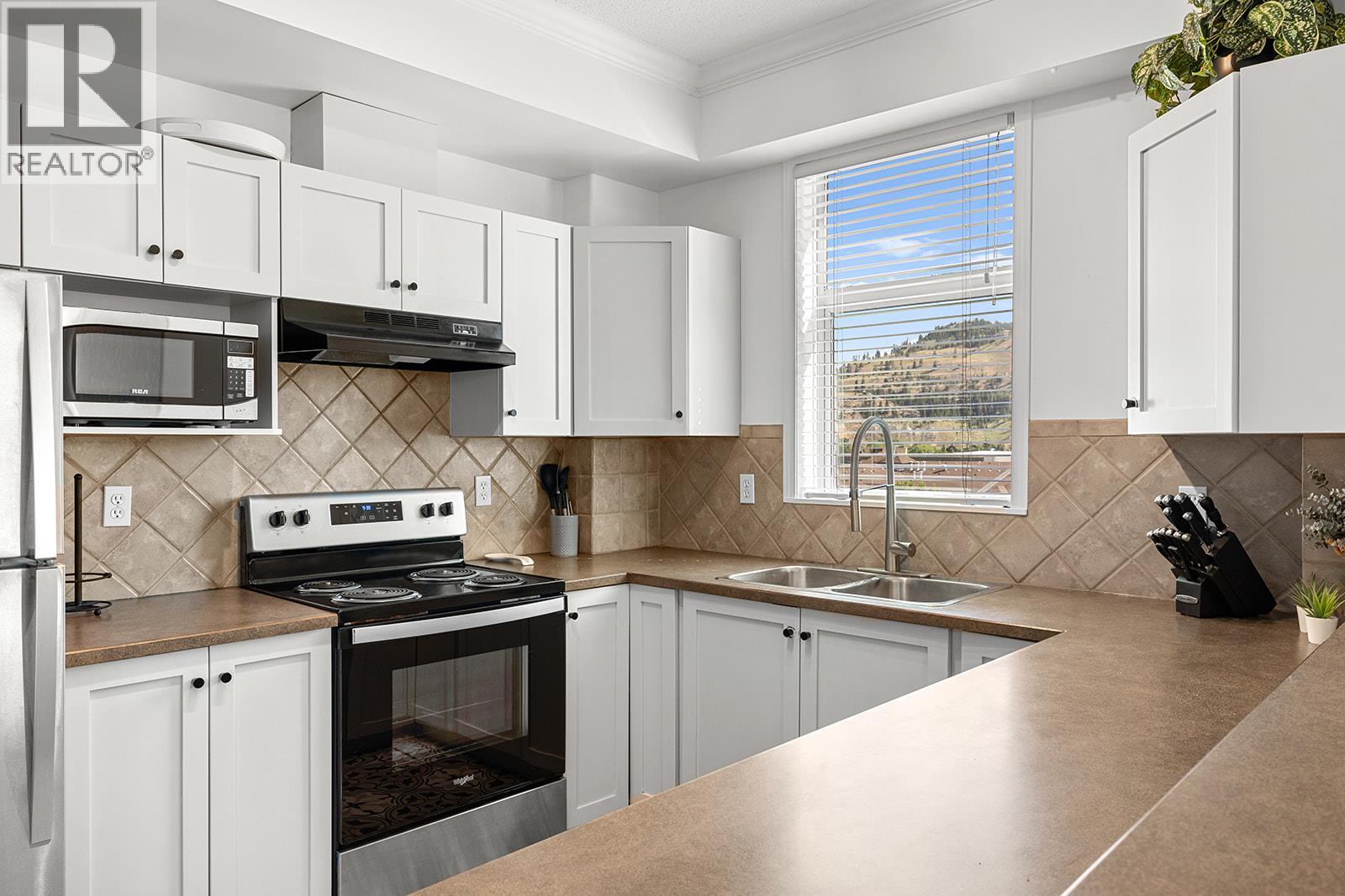 703 1128 Sunset Drive, Kelowna