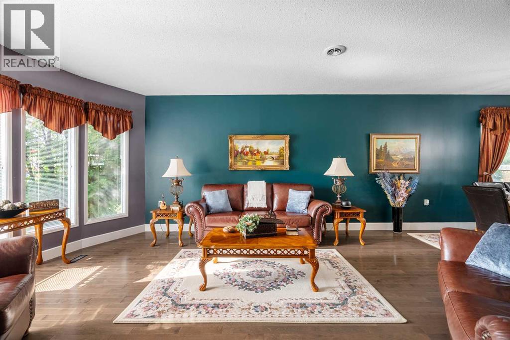 125 Whiteoak Garden, Fort McMurray
