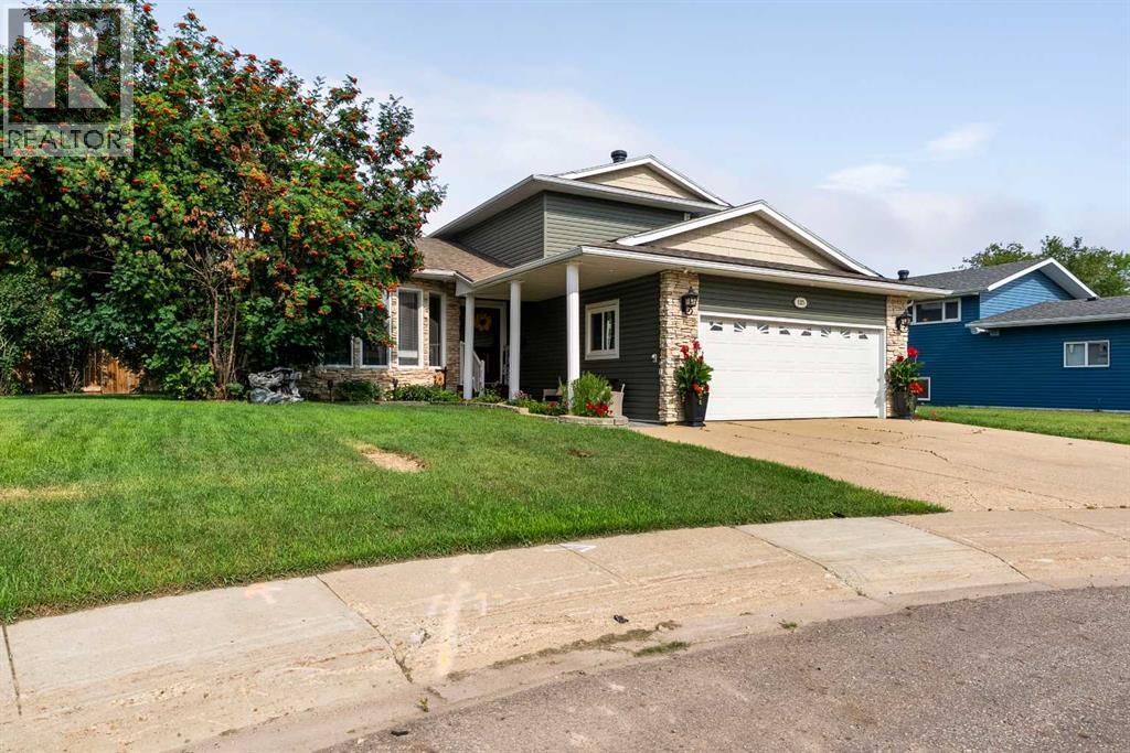 125 Whiteoak Garden, Fort McMurray