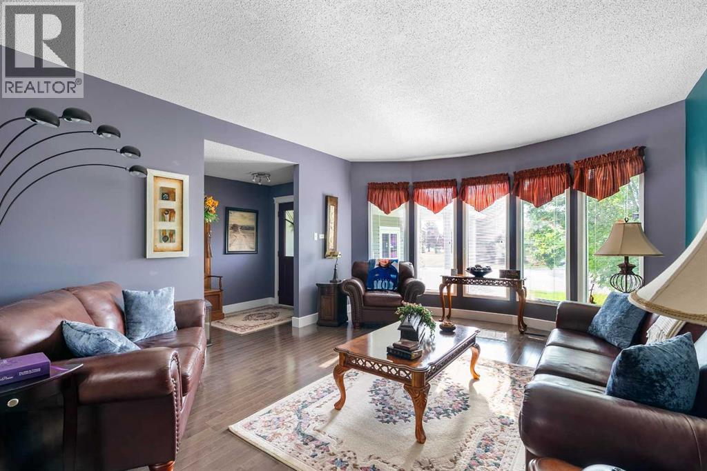 125 Whiteoak Garden, Fort McMurray