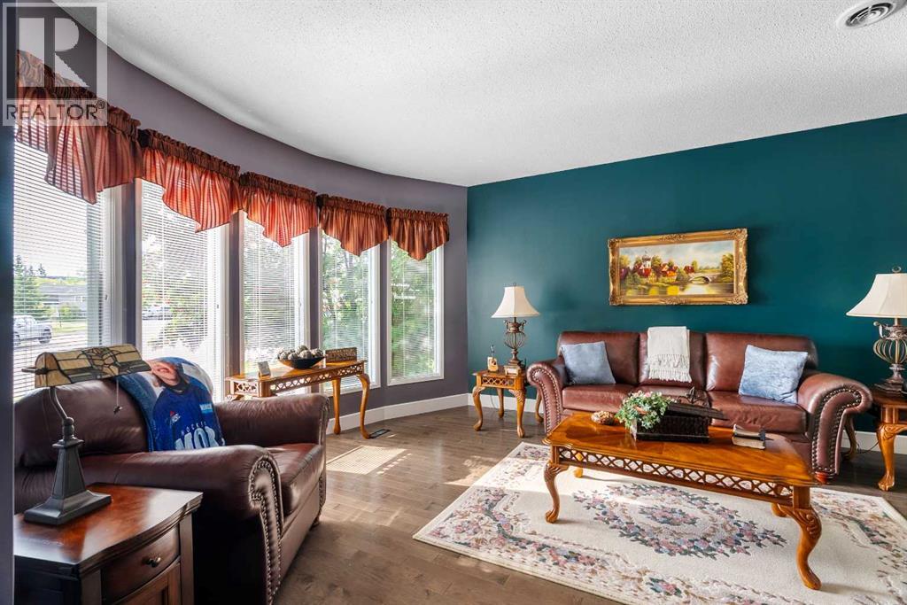 125 Whiteoak Garden, Fort McMurray